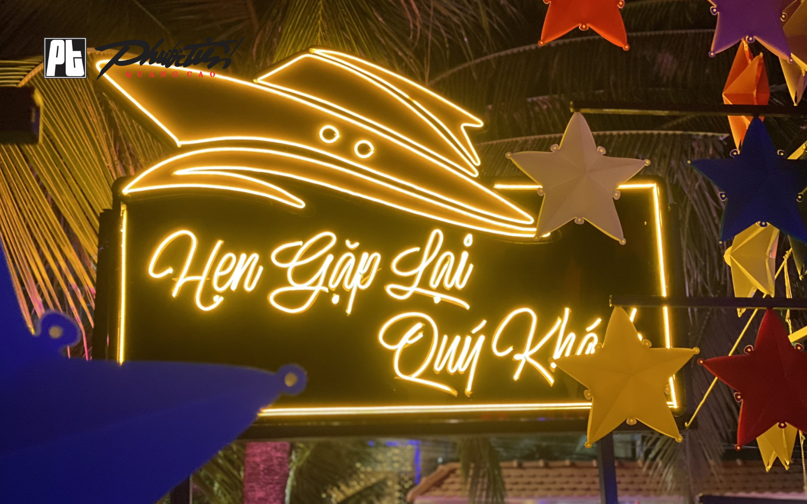 Bảng hiệu quảng cáo Neon