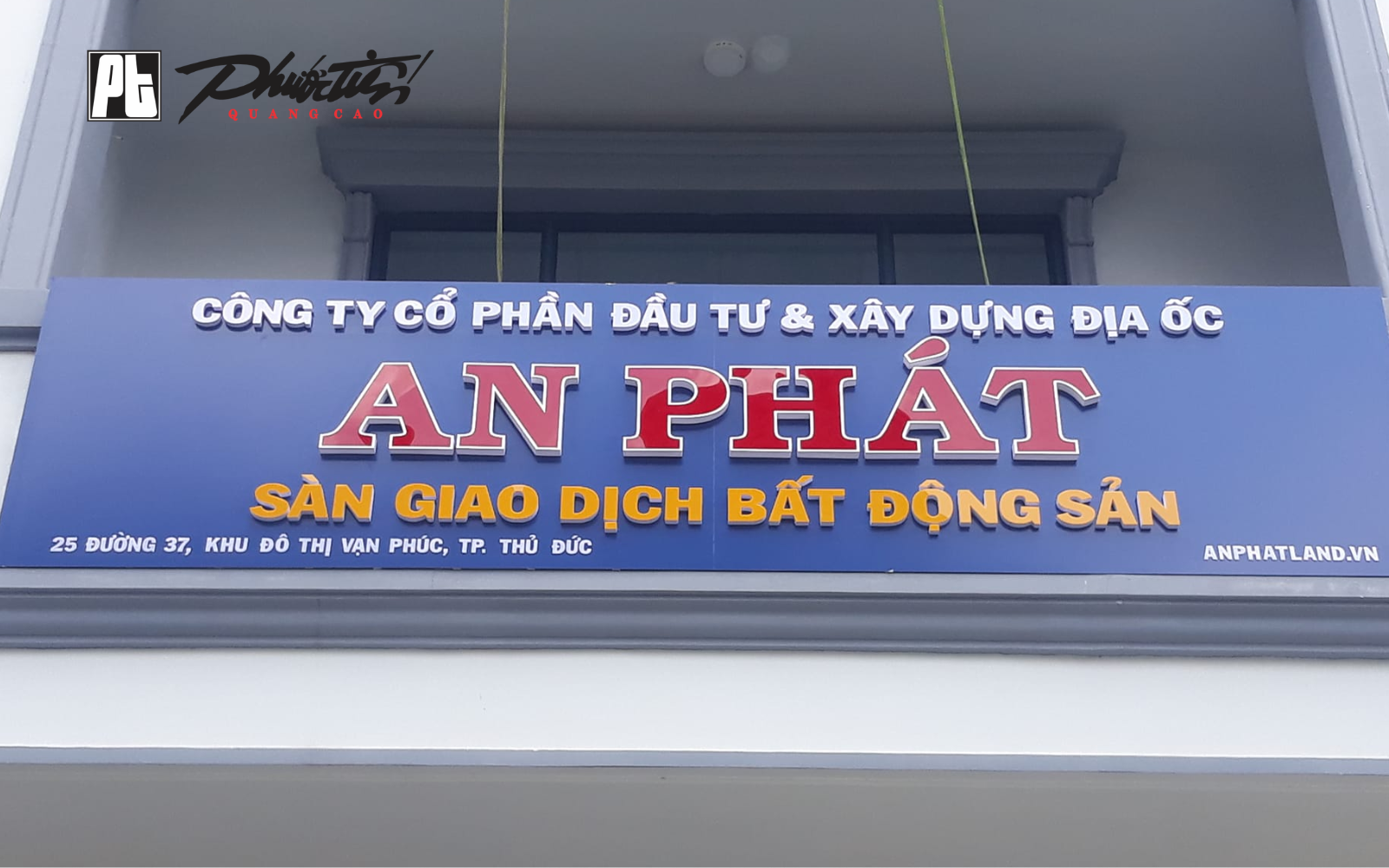 Biển Alu kết hợp chữ nổi