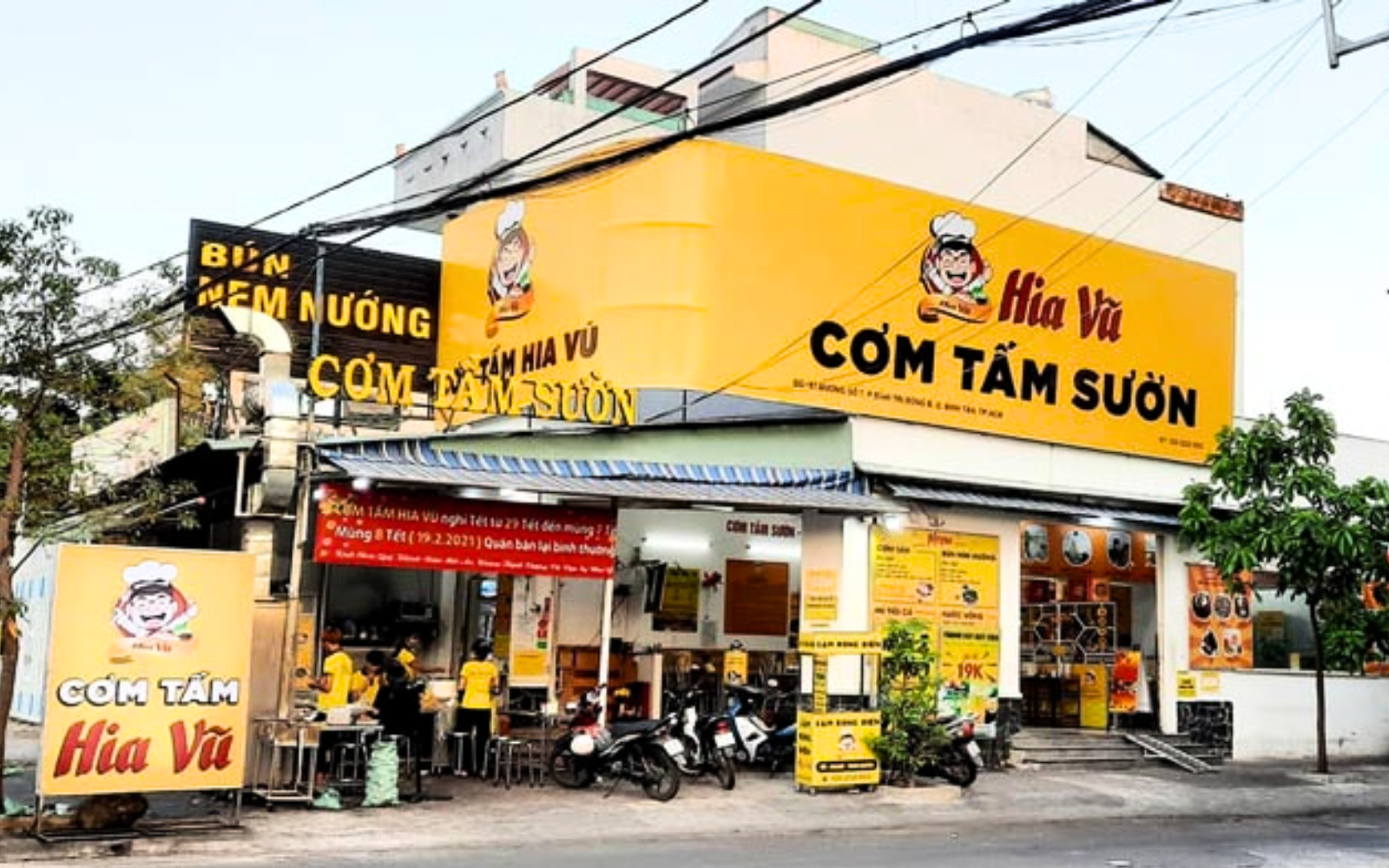Bảng hiệu quảng cáo là bộ mặt thương hiệu của nhà hàng