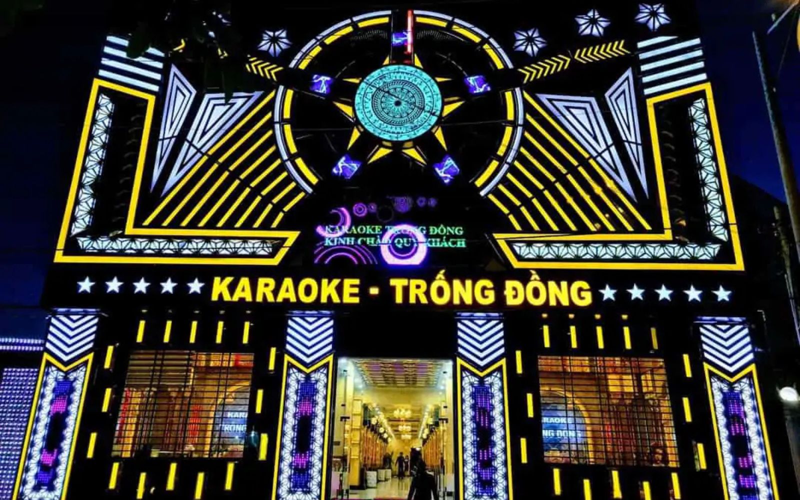 Bảng hiệu quảng cáo karaoke chữ nổi Đà Nẵng