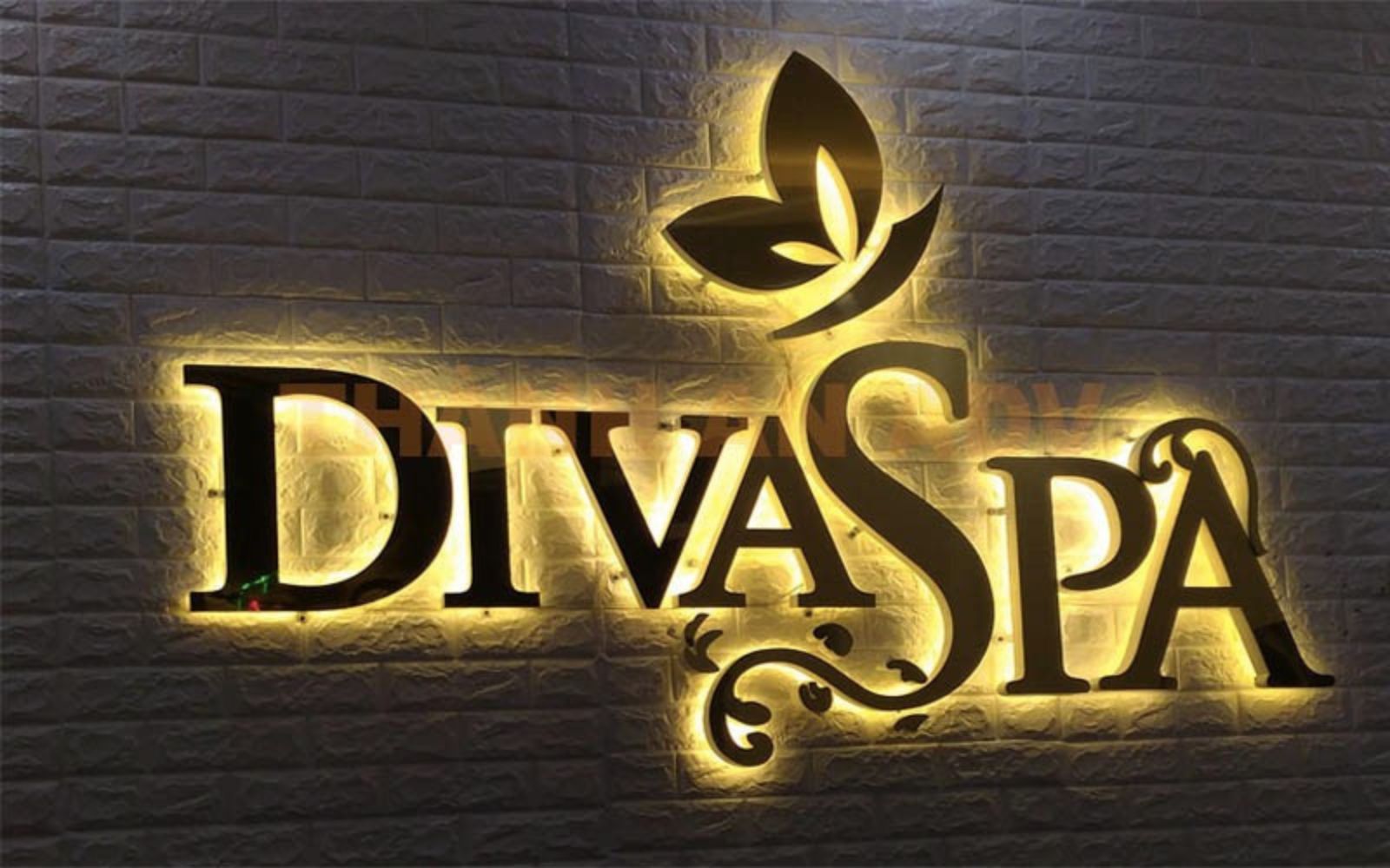 Biển hiệu Spa hộp đèn