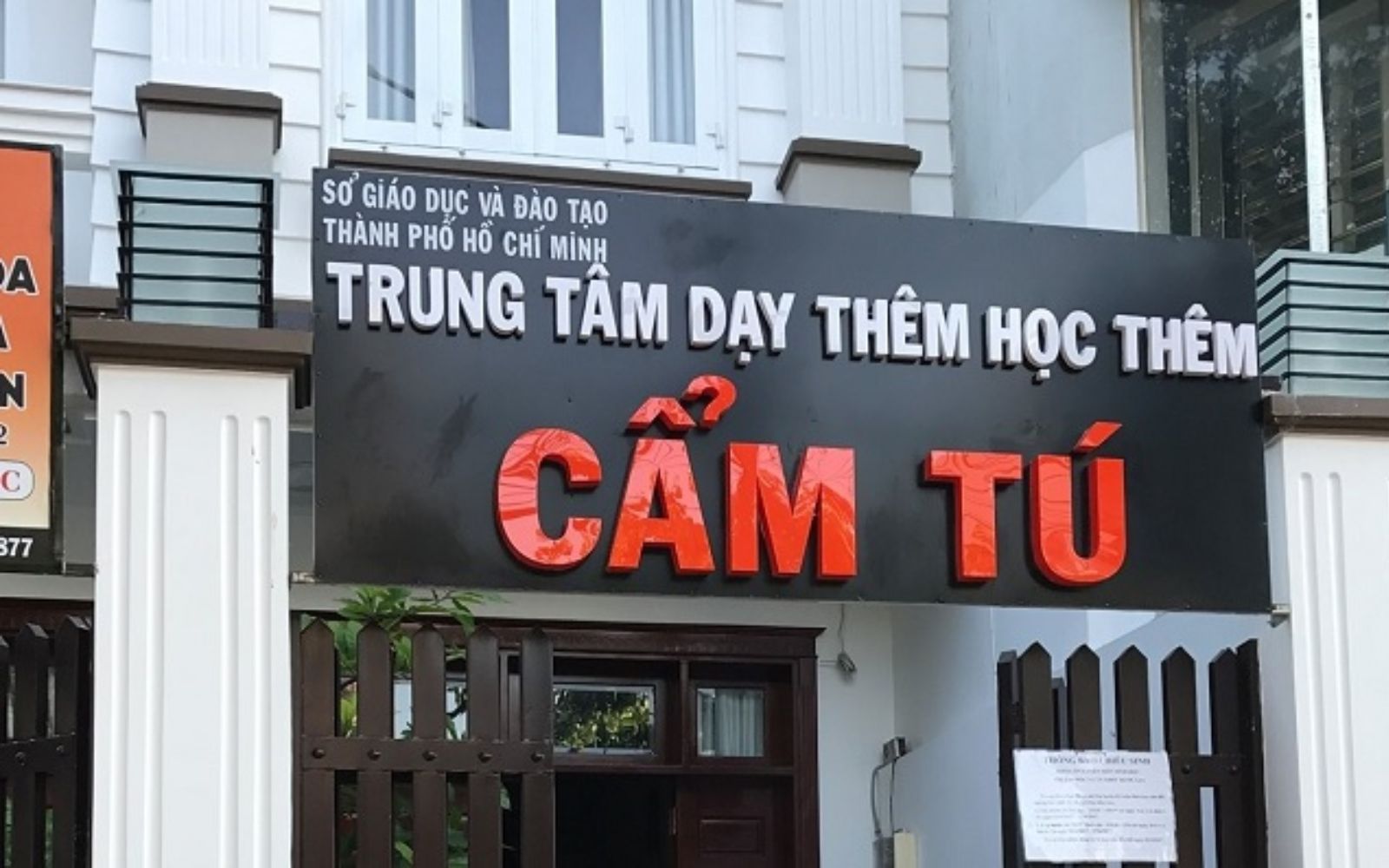 Biển hiệu Alu giúp dễ đọc các thông tin