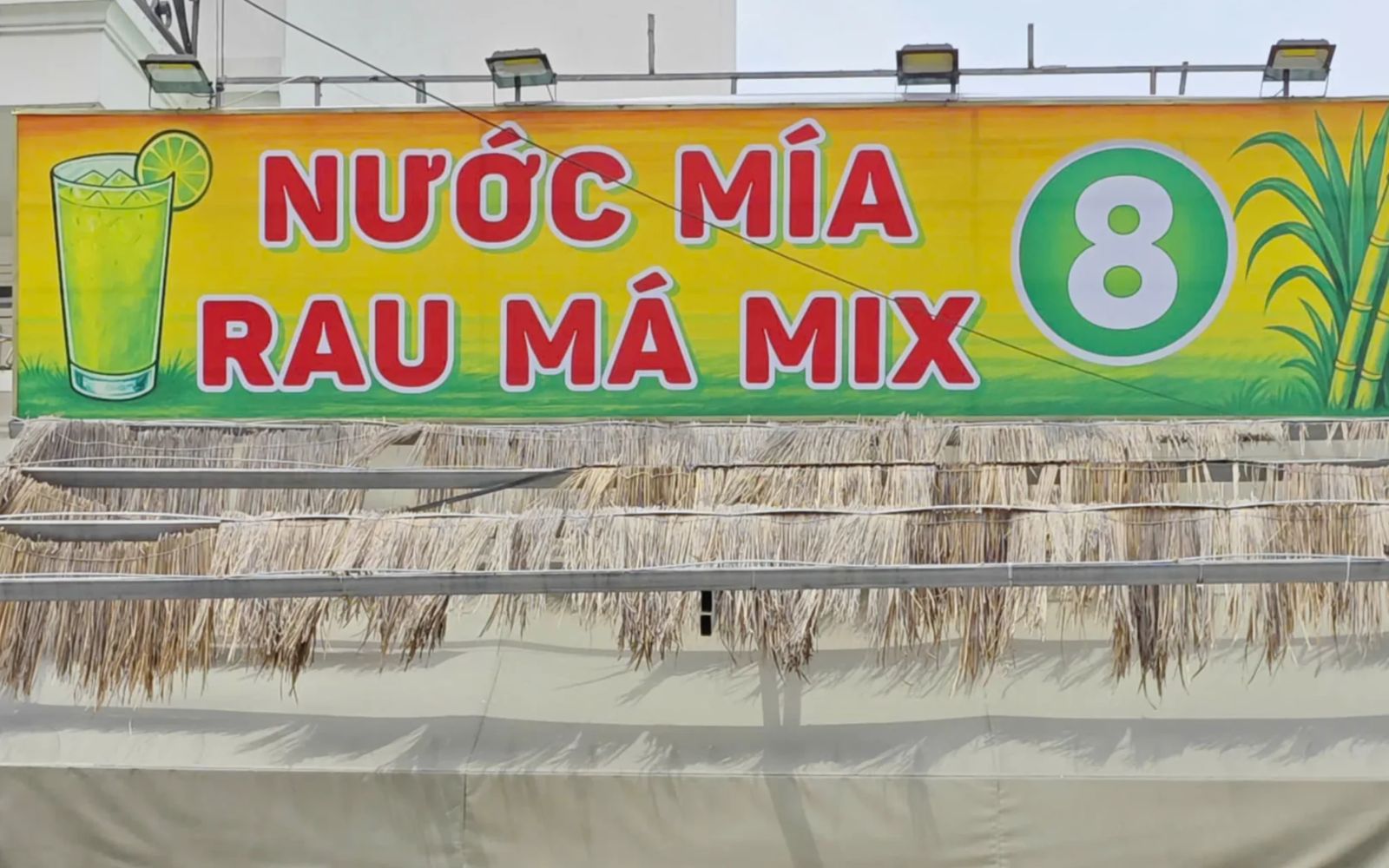 Chọn bảng quảng cáo nước mía màu sắc bắt mắt